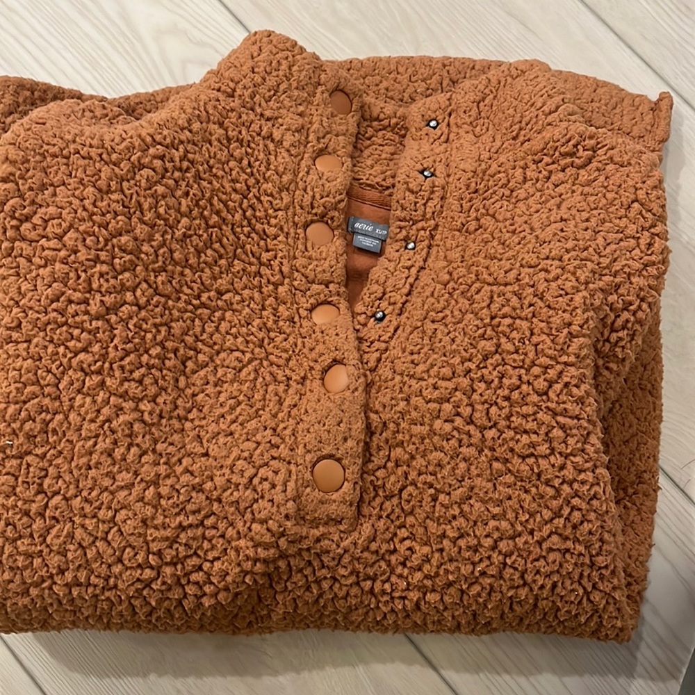 XS fuzzy Aerie Sweatshirt